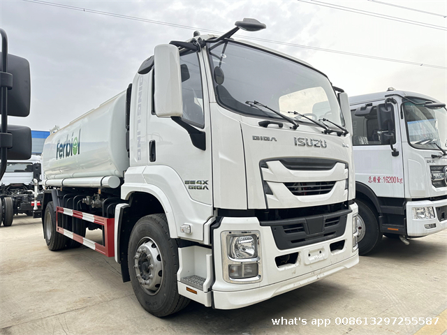Caminhão tanque de água ISUZU 15CBM